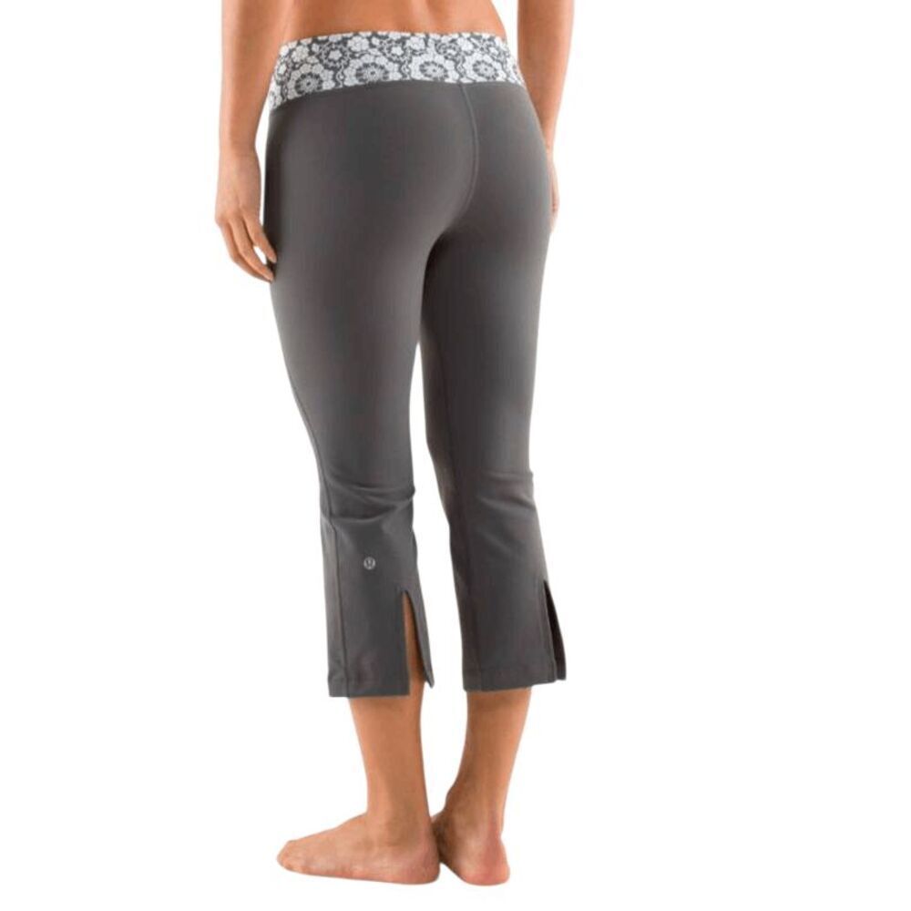 LULULEMON ATHLETICA Gather & Crow Crop Size 8